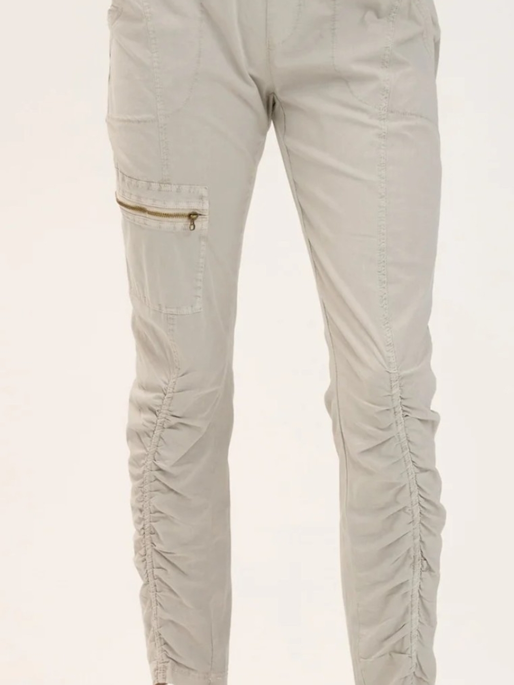 Soft Cotton WEARABLES Malanda, Size Medium. White. Originally $96.